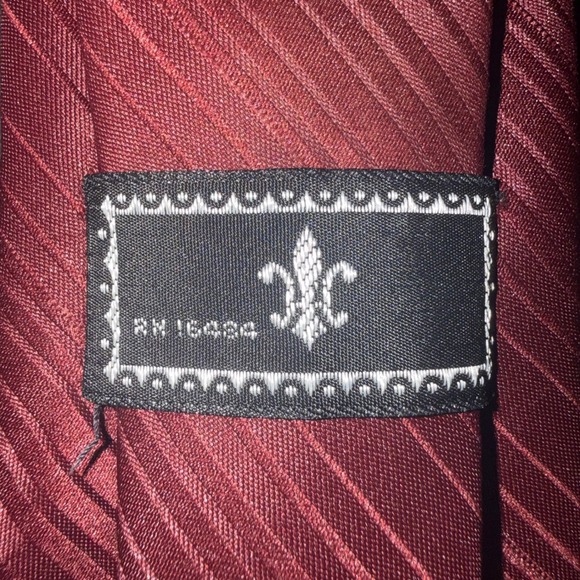 Mens Burgundy Red Tonal Diagonal Stripe Silk Blend Necktie RN 16434 Formal Tie - Picture 3 of 3